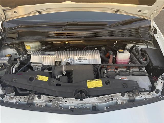 プリウス Ｓ　◇ディスプレイオーディオ◇ヘッドライトレベライザー◇ステアリングスイッチ◇サーキュレーター◇純正マット◇ビルトインＥＴＣ◇ＥＣＯモード◇ＰＯＷＥＲモード◇ＥＶモード◇ＬＥＤヘッドライト（19枚目）