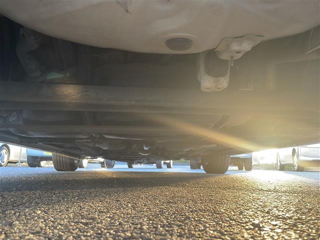 プリウス Ｓ　◇ディスプレイオーディオ◇ヘッドライトレベライザー◇ステアリングスイッチ◇サーキュレーター◇純正マット◇ビルトインＥＴＣ◇ＥＣＯモード◇ＰＯＷＥＲモード◇ＥＶモード◇ＬＥＤヘッドライト（37枚目）