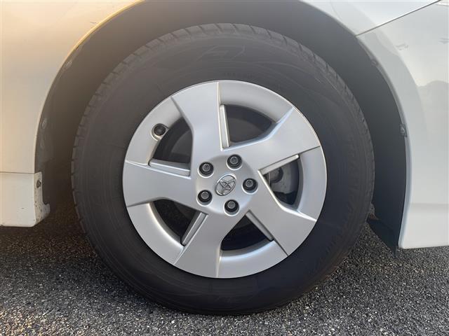 プリウス Ｓ　◇ディスプレイオーディオ◇ヘッドライトレベライザー◇ステアリングスイッチ◇サーキュレーター◇純正マット◇ビルトインＥＴＣ◇ＥＣＯモード◇ＰＯＷＥＲモード◇ＥＶモード◇ＬＥＤヘッドライト（40枚目）