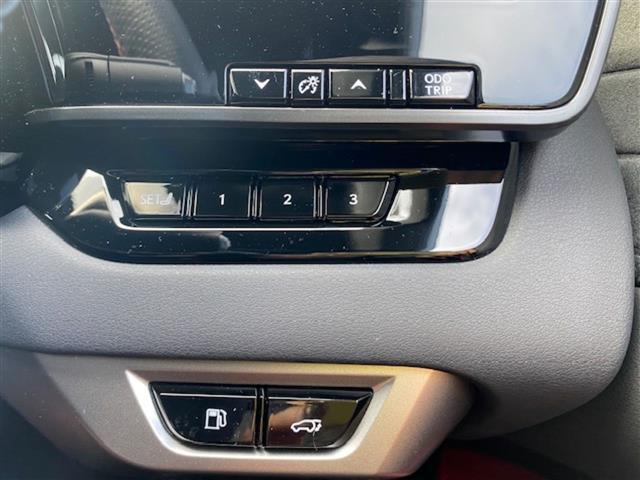RX RX350 Fスポーツ ◇純正ナビ(AM/FM/BT)・フルセグTV◇プロアクティブドライビングアシスト◇レーンアシスト◇リアカメラディクション◇安心公社アシスト◇パーキングアシスト◇前席パワーシート◇ステアリングスイッチ(17枚目)
