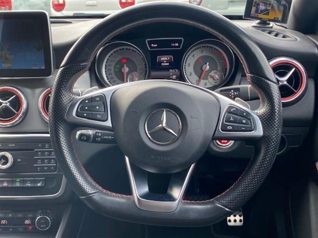 CLAクラス シューティングブレーク CLA180 シューティングブレーク スポーツ ◇純正ナビ(FM/BT/CD)・フルセグTV◇バックモニター◇クルーズコントロール◇ブラインドスポットモニター◇ステアリングスイッチ◇パドルシフト◇運転席パワーシート◇電動リアゲート(7枚目)