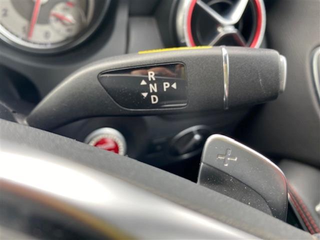 CLAクラス シューティングブレーク CLA180 シューティングブレーク スポーツ ◇純正ナビ(FM/BT/CD)・フルセグTV◇バックモニター◇クルーズコントロール◇ブラインドスポットモニター◇ステアリングスイッチ◇パドルシフト◇運転席パワーシート◇電動リアゲート(11枚目)