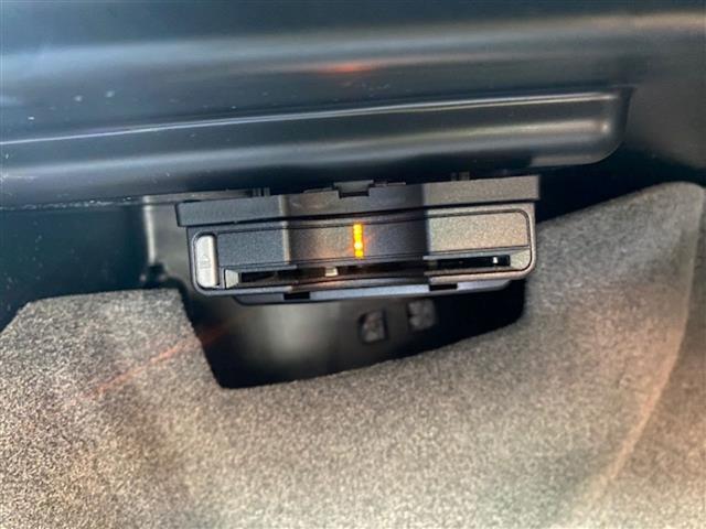 CLAクラス シューティングブレーク CLA180 シューティングブレーク スポーツ ◇純正ナビ(FM/BT/CD)・フルセグTV◇バックモニター◇クルーズコントロール◇ブラインドスポットモニター◇ステアリングスイッチ◇パドルシフト◇運転席パワーシート◇電動リアゲート(22枚目)