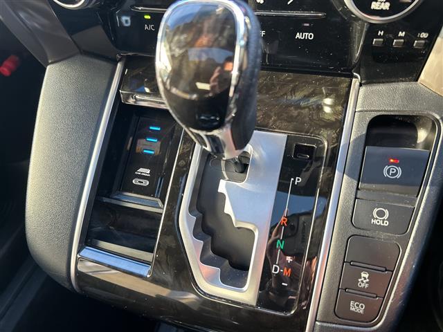 ヴェルファイア ２．５Ｚ　Ａエディション　ゴールデンアイズ　サンルーフ／アルパイン１１型ナビ／アルパイン１２．８型フリップダウンモニター／衝突軽減装置／クリアランスソナー／レーダークルーズコントロール／バックカメラ／電動パーキング／オートホールド／ＥＴＣ（18枚目）