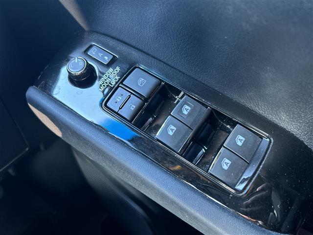 ヴェルファイア ２．５Ｚ　Ａエディション　ゴールデンアイズ　サンルーフ／アルパイン１１型ナビ／アルパイン１２．８型フリップダウンモニター／衝突軽減装置／クリアランスソナー／レーダークルーズコントロール／バックカメラ／電動パーキング／オートホールド／ＥＴＣ（22枚目）