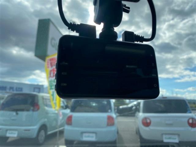 スペイド Ｆ　社外９インチフローティングナビ（ＡＭ／ＦＭ／ＢＴ）／フルセグＴＶ／バックカメラ／前後ドラレコ／ドアバイザー／Ｐスタート／片側パワスラ／ＥＴＣ／ＨＩＤ／モデリスタエアロ・マフラー／ＴＡＮＡＢＥ車高調（3枚目）