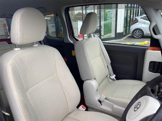 スペイド Ｆ　社外９インチフローティングナビ（ＡＭ／ＦＭ／ＢＴ）／フルセグＴＶ／バックカメラ／前後ドラレコ／ドアバイザー／Ｐスタート／片側パワスラ／ＥＴＣ／ＨＩＤ／モデリスタエアロ・マフラー／ＴＡＮＡＢＥ車高調（20枚目）