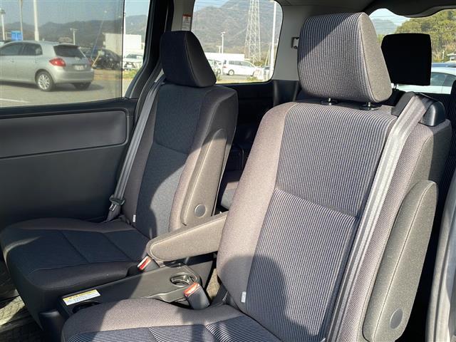 ノア Ｘ　ディライトプラス　◇純正ナビ（ＡＭ／ＦＭ／ＢＴ）フルセグＴＶ◇バックカメラ◇ステアリングスイッチ◇エコモード◇横滑り防止◇アイドリングストップ◇オートハイビーム◇衝突軽減システム◇レーンアシスト◇両側パワースライドドア（23枚目）