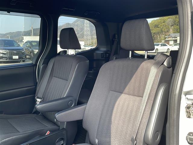 ノア ハイブリッドS-G ◇純正ナビ(AM/FM/BT)・フルセグTV◇追従付きクルーズコントロール◇ブラインドスポットモニター◇プリクラッシュセーフティー◇プロアクティブドライビングアシスト◇リアクロストラフィックアラート(24枚目)