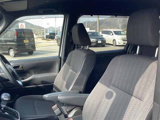 ノア ハイブリッドS-G ◇純正ナビ(AM/FM/BT)・フルセグTV◇追従付きクルーズコントロール◇ブラインドスポットモニター◇プリクラッシュセーフティー◇プロアクティブドライビングアシスト◇リアクロストラフィックアラート(25枚目)