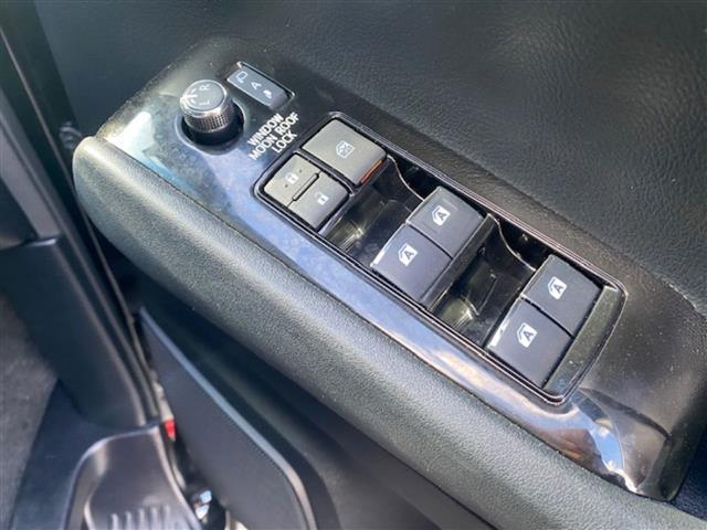 アルファード ２．５Ｓ　◇純正ナビ（ＡＭ／ＦＭ／ＢＴ／ＤＶＤ）・フルセグＴＶ◇バックカメラ◇追従付きクルーズコントロール◇クリアランスソナー◇レーンアシスト◇パーキングサポートブレーキ◇プリクラッシュセーフティ（20枚目）