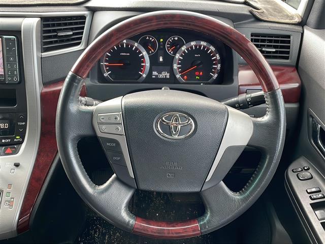 ヴェルファイア 2.4Z ◇社外ナビ(AM/FM/BT/CD/DVD)・フルセグTV◇バックカメラ◇パーキングアシスト◇横滑り防止◇フリップダウンモニター◇ウォークスルー◇オットマン◇純正フロアマット◇ビルトインETC(6枚目)