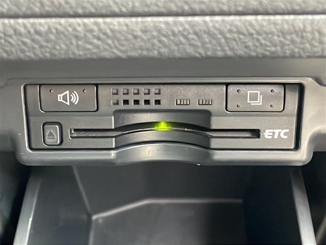 ヴェルファイア 2.4Z ◇社外ナビ(AM/FM/BT/CD/DVD)・フルセグTV◇バックカメラ◇パーキングアシスト◇横滑り防止◇フリップダウンモニター◇ウォークスルー◇オットマン◇純正フロアマット◇ビルトインETC(11枚目)