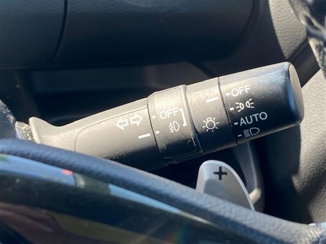 N-BOXカスタム G・EXターボホンダセンシング ◇純正ナビ(AM/FM/BT/DVD)・フルセグTV◇バックカメラ◇追従付きクルーズコントロール◇ステアリングスイッチ◇レーンアシスト◇衝突軽減システム◇後席サンシェード◇純正フロアマット(11枚目)