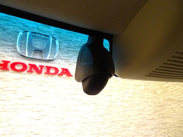 N-BOX L 禁煙 純正8incナビTV 純正ドラレコ前後 LED リアカメラ Bluetooth 衝突軽減B VSA サイドエアバック 両側パワスラ シートヒーター パーキングセンサー クルーズコントロール PW(3枚目)