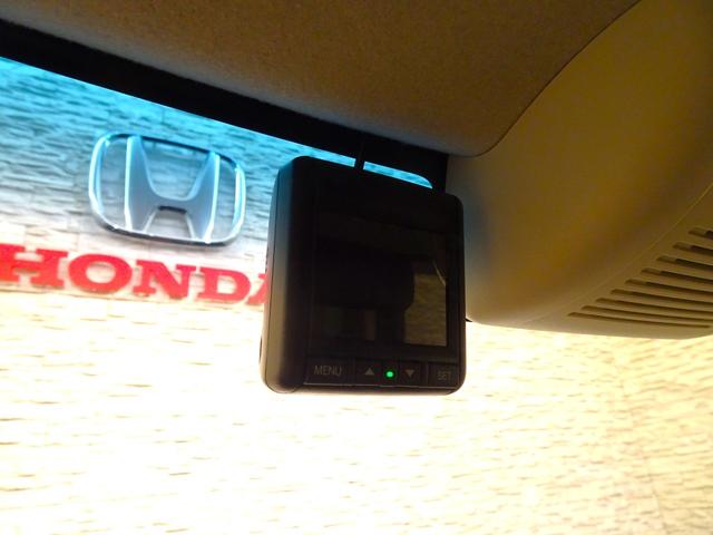 N-BOX Gホンダセンシング 禁煙 純正ナビTV ドラレコ前後 ETC LED リアカメラ Bluetooth 衝突軽減B VSA シートヒーター 片側パワスラ クルーズコントロール スマートキー(3枚目)