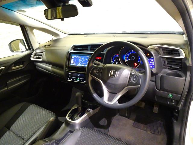 フィット 13G・Lパッケージファインエディション 禁煙 純正ナビTV 純正ドラレコ LED リアカメラ Bluetooth 衝突軽減B VSA サイドエアバック クルーズコントロール オートリトラミラー スマートキー オートAC ワンオーナー(10枚目)