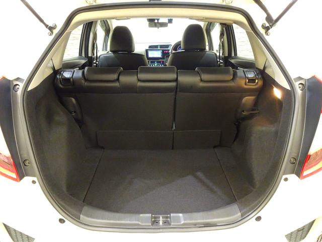 フィット 13G・Lパッケージファインエディション 禁煙 純正ナビTV 純正ドラレコ LED リアカメラ Bluetooth 衝突軽減B VSA サイドエアバック クルーズコントロール オートリトラミラー スマートキー オートAC ワンオーナー(13枚目)