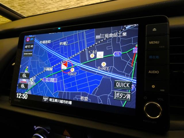 フィット ｅ：ＨＥＶホーム　禁煙　純正９ｉｎｃｈナビＴＶ　ＥＴＣ　ＬＥＤ　リアカメラ　Ｂｌｕｅｔｏｏｔｈ　衝突軽減Ｂ　ＶＳＡ　サイドエアバック　パーキングセンサー　クルーズコントロール　スマートキー　オートＡＣ　ワンオーナー（2枚目）