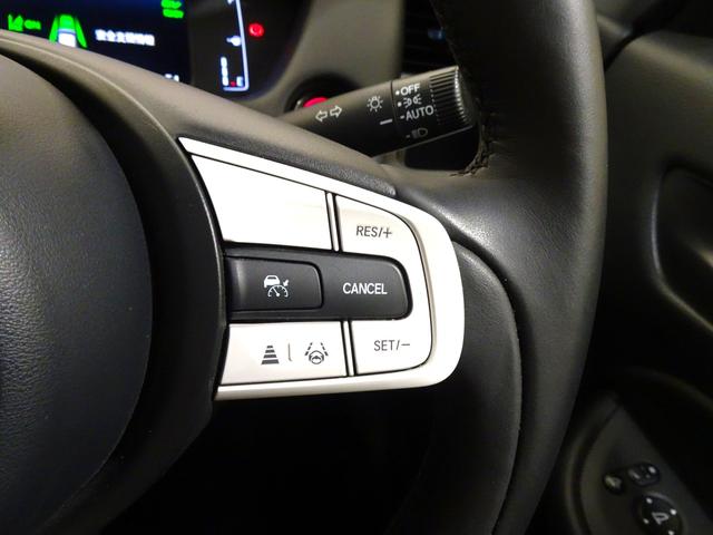 フィット ｅ：ＨＥＶホーム　禁煙　純正９ｉｎｃｈナビＴＶ　ＥＴＣ　ＬＥＤ　リアカメラ　Ｂｌｕｅｔｏｏｔｈ　衝突軽減Ｂ　ＶＳＡ　サイドエアバック　パーキングセンサー　クルーズコントロール　スマートキー　オートＡＣ　ワンオーナー（23枚目）