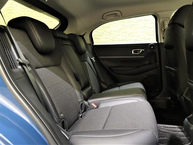 ヴェゼル ｅ：ＨＥＶ　Ｚ　元デモカー　禁煙　純正９ｉｎｃｈコネクトナビＴＶ　ＥＴＣ２．０　ＬＥＤ　リアカメラ　Ｂｌｕｅｔｏｏｔｈ　衝突軽減Ｂ　ＶＳＡ　サイドエアバック　パーキングセンサー　シートヒーター　スマートキー　純正ＡＷ（17枚目）