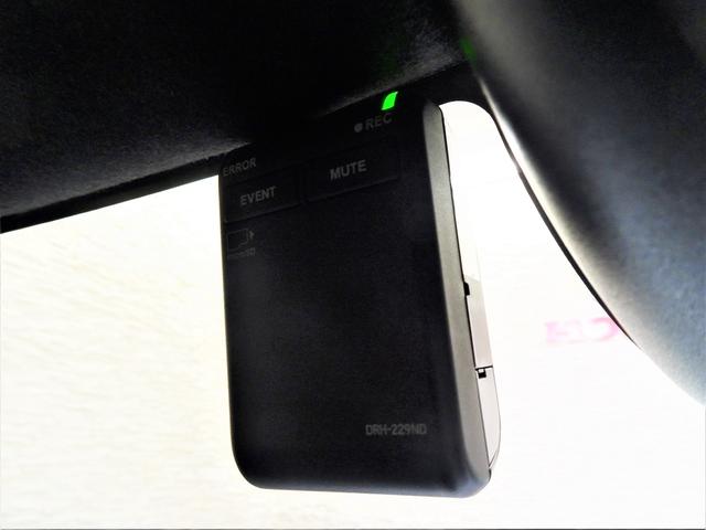 N-BOXカスタム ベースグレード 禁煙 純正9inchコネクトナビTV 純正ドラレコ前後 コーティング施工済 ETC LED リアカメ Bluetooth 衝突軽減B VSA サイドエアバック シートヒーター Pセンサー 片側パワスラ(3枚目)