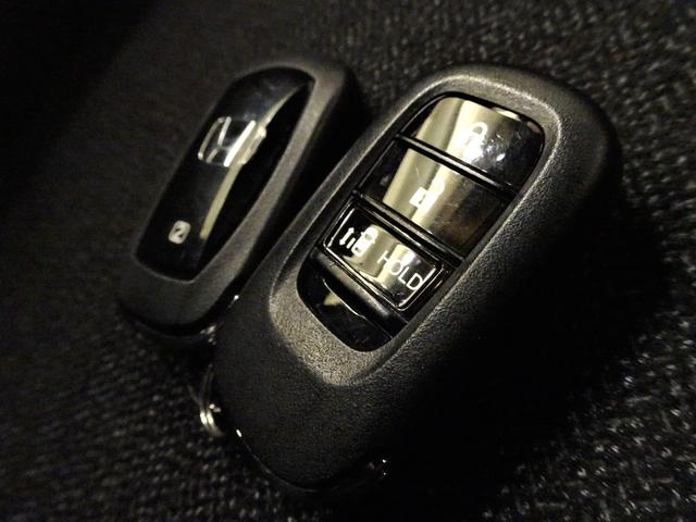 N-BOXカスタム ベースグレード 禁煙 純正9inchコネクトナビTV 純正ドラレコ前後 コーティング施工済 ETC LED リアカメ Bluetooth 衝突軽減B VSA サイドエアバック シートヒーター Pセンサー 片側パワスラ(8枚目)