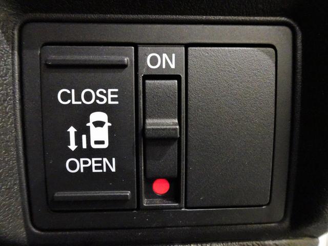 N-BOXカスタム ベースグレード 禁煙 純正9inchコネクトナビTV 純正ドラレコ前後 コーティング施工済 ETC LED リアカメ Bluetooth 衝突軽減B VSA サイドエアバック シートヒーター Pセンサー 片側パワスラ(17枚目)