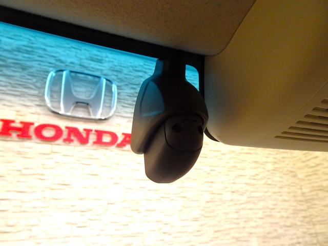 Ｎ－ＢＯＸ Ｌ　禁煙　純正８ｉｎｃｈナビＴＶ　純正ドラレコ前後　ＥＴＣ　ＬＥＤ　リアカメラ　Ｂｌｕｅｔｏｏｔｈ　衝突軽減Ｂ　ＶＳＡ　片側パワスラ　シートヒーター　パーキングセンサー　クルコン　スマートキー　１オーナー（3枚目）