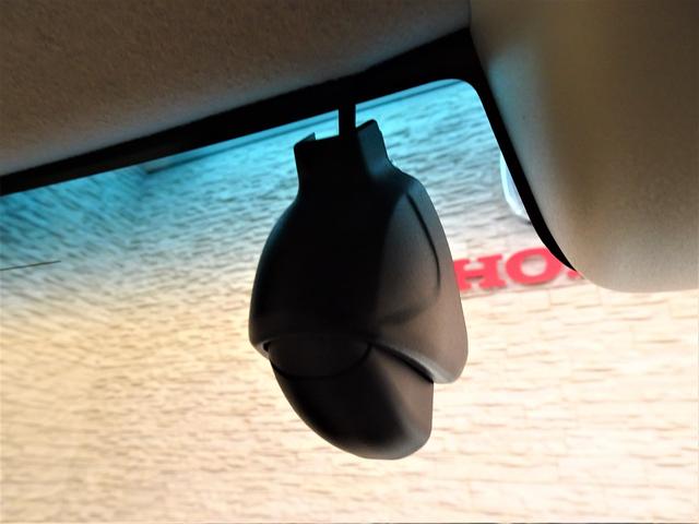Ｎ－ＢＯＸ Ｇ・ＥＸホンダセンシング　禁煙　純正８ｉｎｃｈナビＴＶ　純正ドラレコ前後　ＥＴＣ　ＬＥＤ　リアカメラ　Ｂｌｕｅｔｏｏｔｈ　衝突軽減Ｂ　ＶＳＡ　サイドエアバック　両側パワスラ　シートヒーター　クルーズコントロール　ワンオーナー（3枚目）