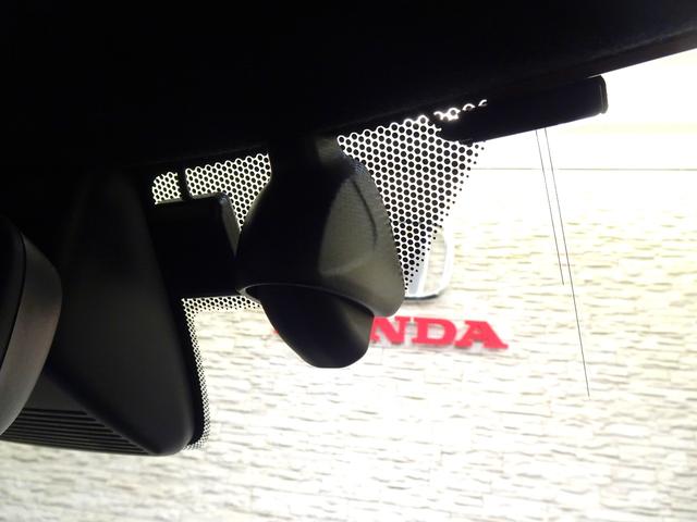 N-ONE プレミアムツアラー 禁煙 純正8inchナビTV 純正ドラレコ前後 ETC LED リアカメラ Bluetooth 衝突軽減B VSA サイドエアバック シートヒーター パーキングセンサー クルコン スマートキー 記録簿(3枚目)