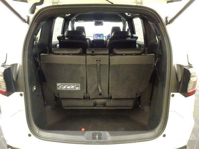 オデッセイハイブリッド e:HEVアブソルート・EXブラックエディション 元デモカー 禁煙 純正11.4inchナビTV LED Rカメ Bluetooth 衝突軽減B VSA サイドエアバッグ 両側パワスラ シートヒーター パワーシート パーキングセンサー 本革シート(19枚目)