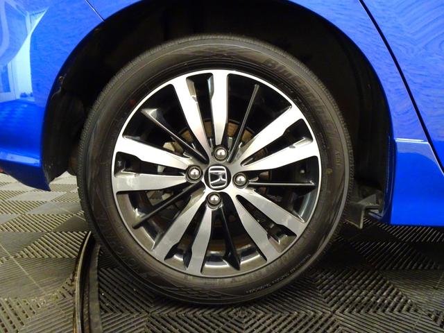 フィット ＲＳホンダセンシング　６ＭＴ　禁煙　純正ナビＴＶ　純正ドラレコ　ＥＴＣ　ＬＥＤ　リアカメラ　Ｂｌｕｅｔｏｏｔｈ　衝突軽減Ｂ　ＶＳＡ　サイドエアバッグ　クルーズコントロール　スマートキー　オートＡＣ　純正ＡＷ　Ｄレコ　ＢＴ（9枚目）