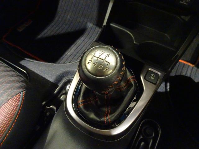 フィット ＲＳホンダセンシング　６ＭＴ　禁煙　純正ナビＴＶ　純正ドラレコ　ＥＴＣ　ＬＥＤ　リアカメラ　Ｂｌｕｅｔｏｏｔｈ　衝突軽減Ｂ　ＶＳＡ　サイドエアバッグ　クルーズコントロール　スマートキー　オートＡＣ　純正ＡＷ　Ｄレコ　ＢＴ（12枚目）