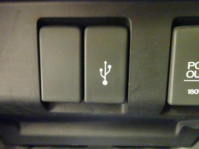 フィット ＲＳホンダセンシング　６ＭＴ　禁煙　純正ナビＴＶ　純正ドラレコ　ＥＴＣ　ＬＥＤ　リアカメラ　Ｂｌｕｅｔｏｏｔｈ　衝突軽減Ｂ　ＶＳＡ　サイドエアバッグ　クルーズコントロール　スマートキー　オートＡＣ　純正ＡＷ　Ｄレコ　ＢＴ（20枚目）