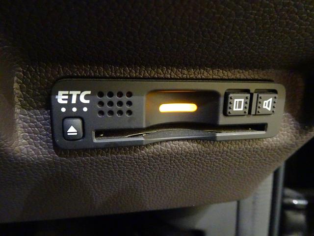 フリード Ｇ・ホンダセンシング　禁煙　純正９ｉｎｃｈナビＴＶ　純正ドラレコ前後　ＥＴＣ　ＬＥＤ　リアカメラ　Ｂｌｕｅｔｏｏｔｈ　衝突軽減Ｂ　ＶＳＡ　両側パワスラ　シートヒーター　クルーズコントロール　スマートキー　社外ＡＷ　１オナ（4枚目）