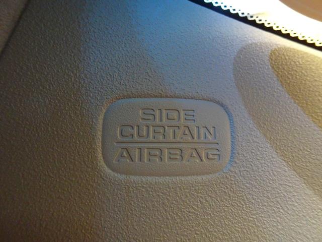 フィット リュクス　禁煙　純正９ｉｎｃｈナビＴＶ　ＥＴＣ　ＬＥＤ　リアカメラ　Ｂｌｕｅｔｏｏｔｈ　衝突軽減Ｂ　ＶＳＡ　サイドエアバッグ　パーキングセンサー　シートヒーター（12枚目）