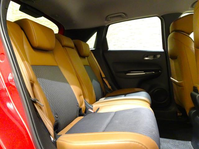 フィット リュクス　禁煙　純正９ｉｎｃｈナビＴＶ　ＥＴＣ　ＬＥＤ　リアカメラ　Ｂｌｕｅｔｏｏｔｈ　衝突軽減Ｂ　ＶＳＡ　サイドエアバッグ　パーキングセンサー　シートヒーター（16枚目）