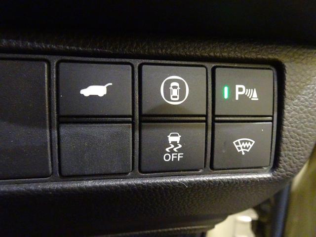 ヴェゼル ｅ：ＨＥＶ　Ｚ　純正ナビＴＶ　純正ドラレコ前後　ＥＴＣ　ＬＥＤ　リアカメラ　Ｂｌｕｅｔｏｏｔｈ　衝突軽減Ｂ　ＶＳＡ　サイドエアバッグ　パーキングセンサー　シートヒーター　Ｐテールゲート　クルコン　スマートキー（6枚目）