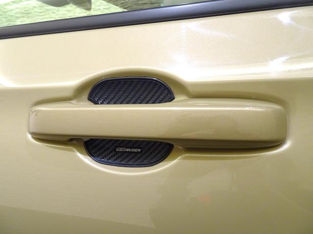 ヴェゼル ｅ：ＨＥＶ　Ｚ　純正ナビＴＶ　純正ドラレコ前後　ＥＴＣ　ＬＥＤ　リアカメラ　Ｂｌｕｅｔｏｏｔｈ　衝突軽減Ｂ　ＶＳＡ　サイドエアバッグ　パーキングセンサー　シートヒーター　Ｐテールゲート　クルコン　スマートキー（10枚目）