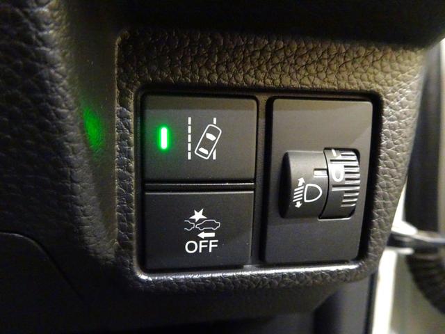 N-BOXカスタム L 元デモカー 純正ナビ リアカメラ Bluetooth 衝突軽減B VSA サイドエアバッグ シートヒーター 両側パワスラ Pセンサー クルコン スマートキー(3枚目)