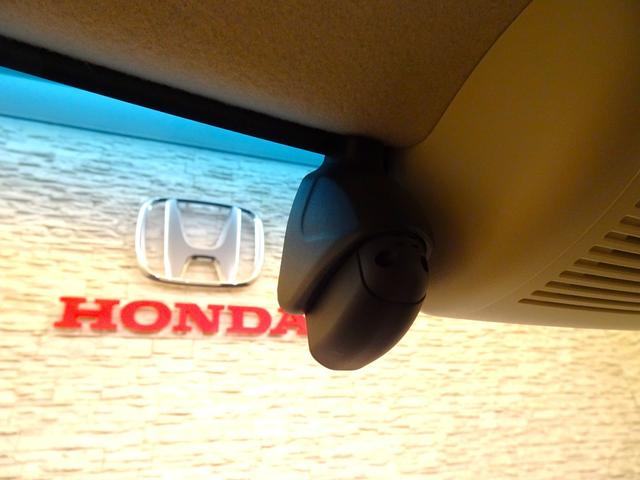 Ｎ－ＢＯＸ Ｌ　禁煙　純正８ｉｎｃｈナビＴＶ　純正ドラレコ　ＥＴＣ　ＬＥＤ　リアカメラ　Ｂｌｕｅｔｏｏｔｈ　衝突軽減Ｂ　ＶＳＡ　サイドエアバッグ　Ｐセンサー　シートヒーター　両側パワスラ　クルコン　スマートキー（3枚目）