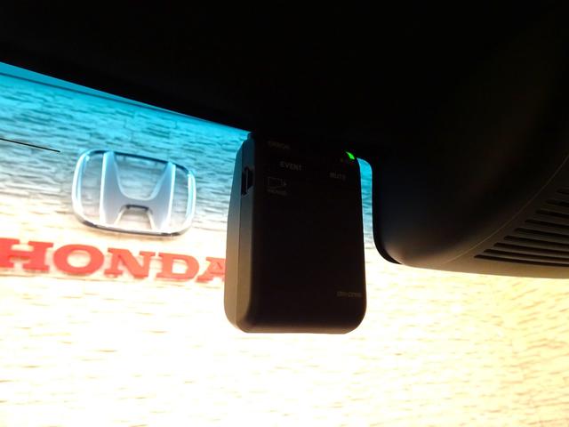 Ｎ－ＢＯＸカスタム Ｌ　禁煙　純正９ｉｎｃｈナビＴＶ　純正ドラレコ３カメ　ＥＴＣ２．０　ＬＥＤ　リアカメラ　Ｂｌｕｅｔｏｏｔｈ　衝突軽減Ｂ　ＶＳＡ　サイドエアバッグ　Ｐセンサー　両側パワスラ　クルコン　スマートキー　純正ＡＷ（3枚目）