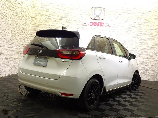 フィット ｅ：ＨＥＶホーム　ブラックスタイル　元デモカー　禁煙　純正ディスプレイオーディオリアカメラ　Ｂｌｕｅｔｏｏｔｈ　衝突軽減Ｂ　ＶＳＡ　サイドエアバッグ　パーキングセンサー　クルーズコントロール　スマートキー　純正ＡＷ　オートＡＣ（22枚目）