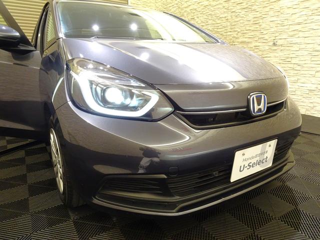 フィット ｅ：ＨＥＶホーム　ブラックスタイル　元デモカー　純正ディスプレイオーディオ　Ａｐｐｌｅ　ＣａｒＰｌａｙ　ＥＴＣ　ＬＥＤ　リアカメラ　衝突軽減Ｂ　ＶＳＡ　サイドエアバッグ　パーキングセンサー　スマートキー　オートＡＣ（8枚目）