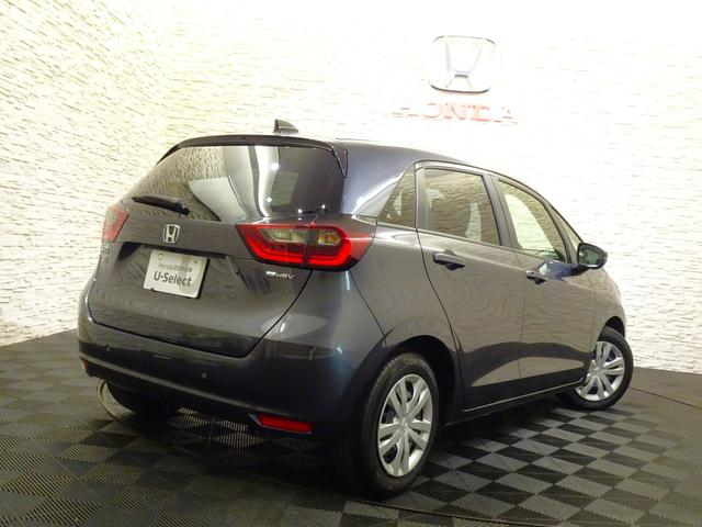 フィット ｅ：ＨＥＶホーム　ブラックスタイル　元デモカー　純正ディスプレイオーディオ　Ａｐｐｌｅ　ＣａｒＰｌａｙ　ＥＴＣ　ＬＥＤ　リアカメラ　衝突軽減Ｂ　ＶＳＡ　サイドエアバッグ　パーキングセンサー　スマートキー　オートＡＣ（25枚目）