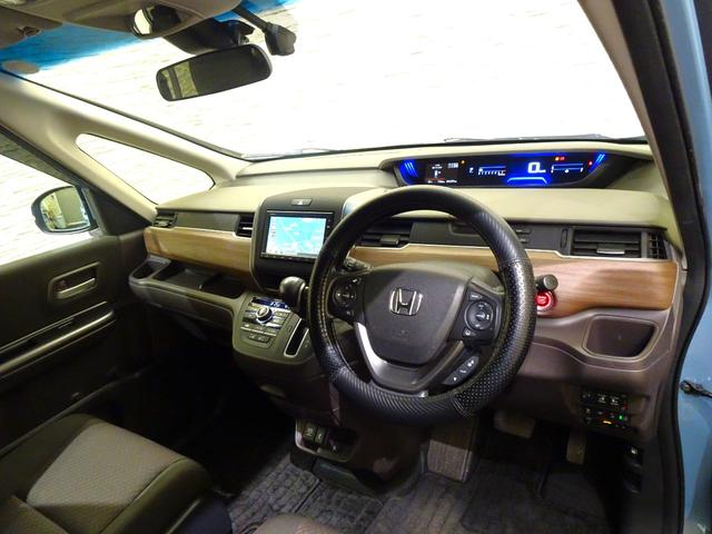 フリード Ｇ・ホンダセンシング　禁煙　純正ナビ　純正ドラレコ前後　ＥＴＣ　Ｂｌｕｅｔｏｏｔｈ　衝突軽減Ｂ　ＶＳＡ　両側パワスラ　シートヒーター　クルーズコントロール　スマートキー　オートリトラミラー　オートＡＣ　ワンオーナー（10枚目）