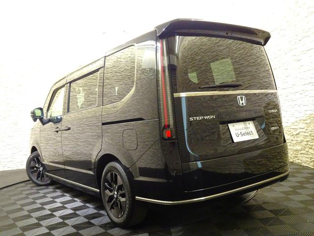 ステップワゴン ｅ：ＨＥＶスパーダ　禁煙　純正１１．４ｉｎｃｈナビＴＶ　純正ドラレコ前後　ＥＴＣ２．０　ＬＥＤ　リアカメラ　Ｂｌｕｅｔｏｏｔｈ　衝突軽減Ｂ　ＶＳＡ　サイドエアバッグ　両側パワスラ　Ｐセンサー　シートヒーター　スマートキー（32枚目）