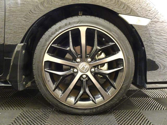 シビック ハッチバック　禁煙　純正ナビＴＶ　純正ドラレコ前後　ＥＴＣ２．０　ＬＥＤ　リアカメラ　Ｂｌｕｅｔｏｏｔｈ　衝突軽減Ｂ　ＶＳＡ　サイドエアバッグ　シートヒーター　クルーズコントロール　純正ＡＷ　ワンオーナー（30枚目）