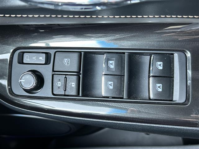 �y�p���[�E�C���h�E�z�^�]�Ȃ̃X�C�b�`�ŁA�e�Ȃ̑��K���X�̊J���ł��܂��I����ƕ֗��ł���ˁI